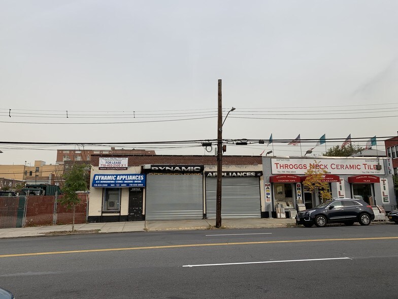 Primary Photo Of 1852 Bronxdale Ave, Bronx Showroom For Lease