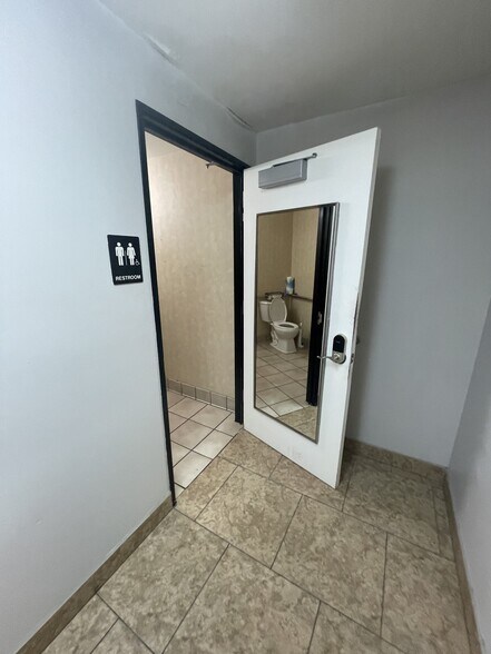 More Photos Of 10702 W Peoria Ave, Sun City Freestanding For Lease