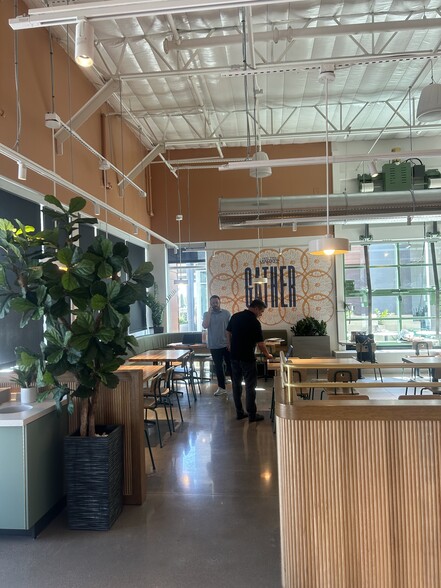 More Photos Of 8842 90th st, Scottsdale General Retail For Lease