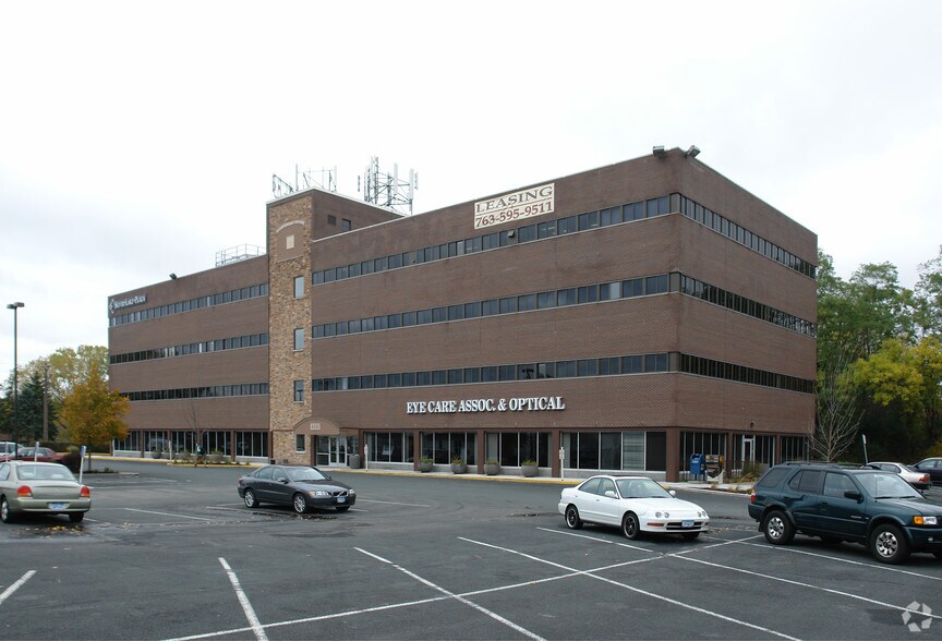 More Photos Of 4001 Stinson Blvd NE, Saint Anthony Medical For Sale