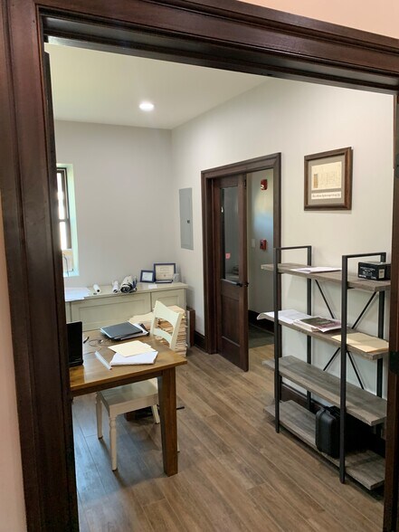 More Photos Of 608 Hillgrove Ave, Western Springs Office Residential For Sale