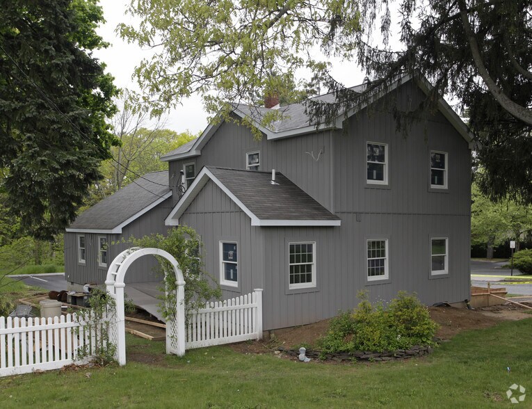 More Photos Of 88 Terry Rd, Smithtown Office For Sale