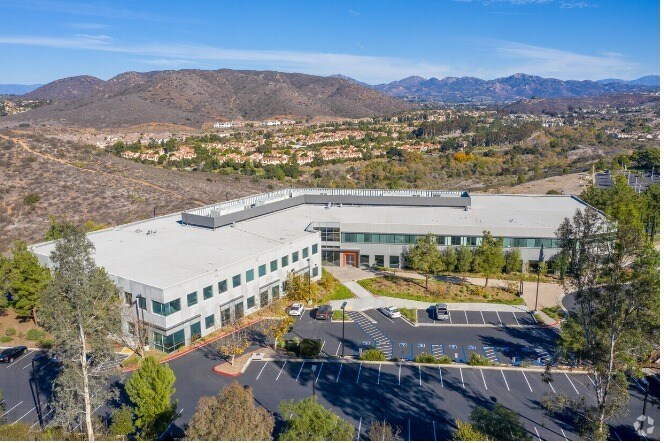 More Photos Of 10636 Scripps Summit Ct, San Diego Research And Development For Lease