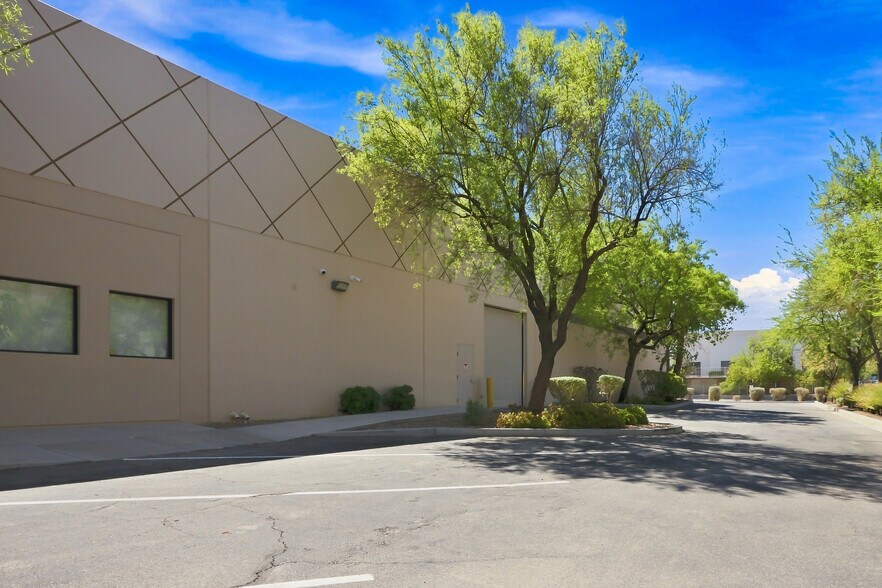 More Photos Of 2701 Crimson Canyon Dr, Las Vegas Light Manufacturing For Sale