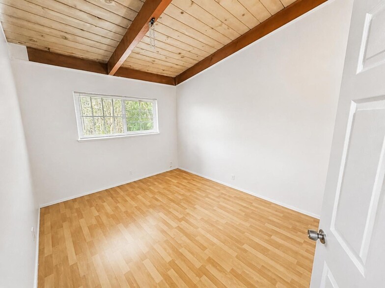 More Photos Of 1124 E 20th St, Oakland Apartments For Sale