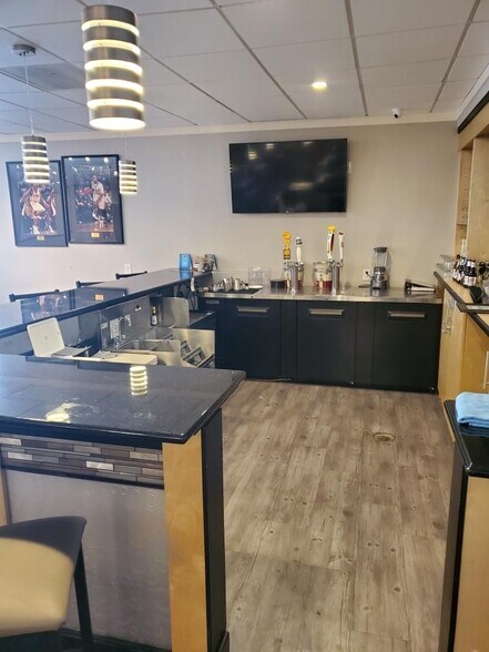 More Photos Of 3050 University Pky, Winston-Salem Hotel For Lease