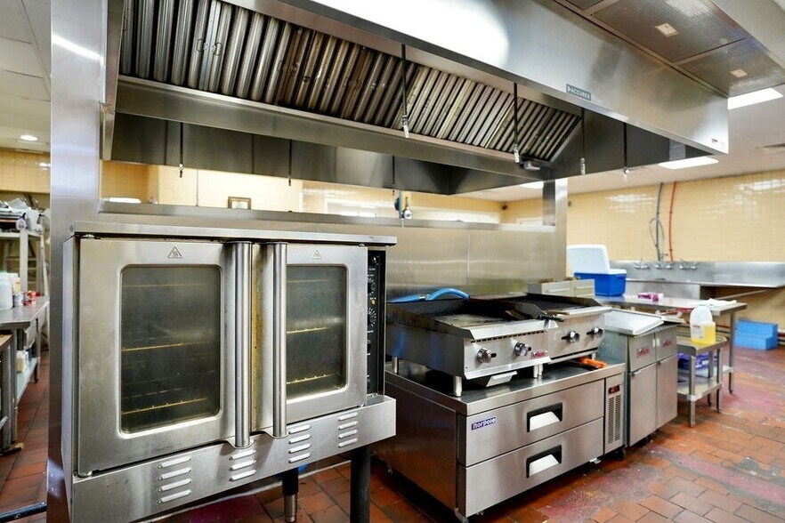 More Photos Of 206 NW 4th St, Big Spring Restaurant For Sale