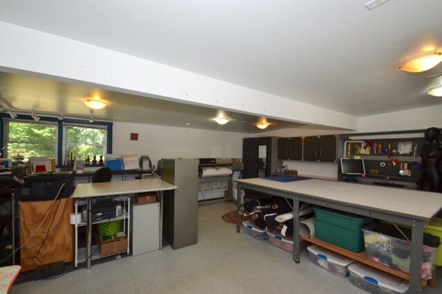 More Photos Of 2105 SE Ochoco St, Portland Office For Sale