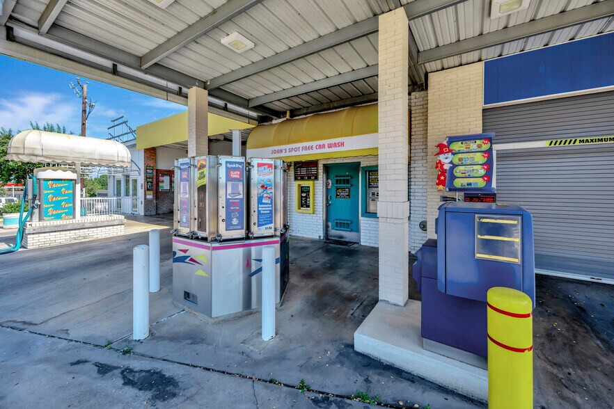 More Photos Of 504 N Euless Main St, Euless Carwash For Sale