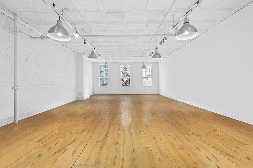 More Photos Of 447 W 36th St, New York Loft Creative Space For Sale
