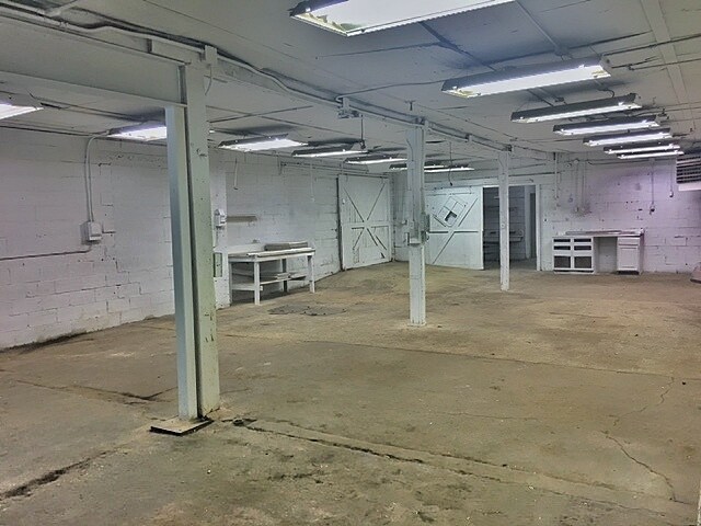 More Photos Of 1618 S Mead St, Wichita Industrial For Lease