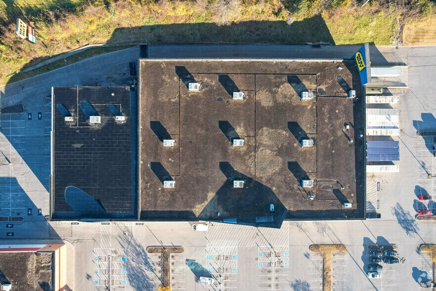 More Photos Of 106-180 N Peters Rd, Knoxville Unknown For Lease