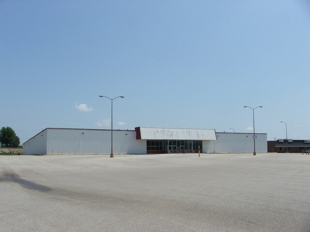 More Photos Of 671 3rd Ave, Jasper Storefront For Lease