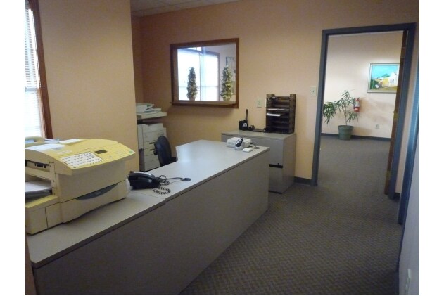 More Photos Of 124 Dorchester Sq, Westerville Office For Sale