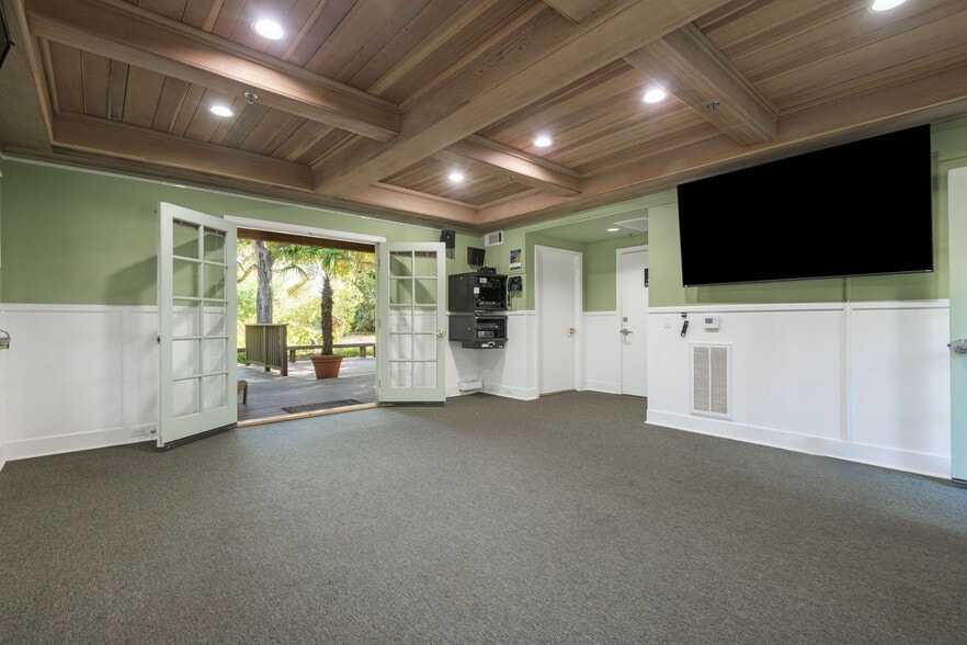 More Photos Of 249 Lambert Rd, Carpinteria Specialty For Sale