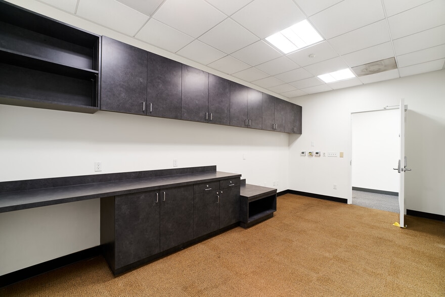 More Photos Of 108 W 3rd St, Long Beach Restaurant For Lease