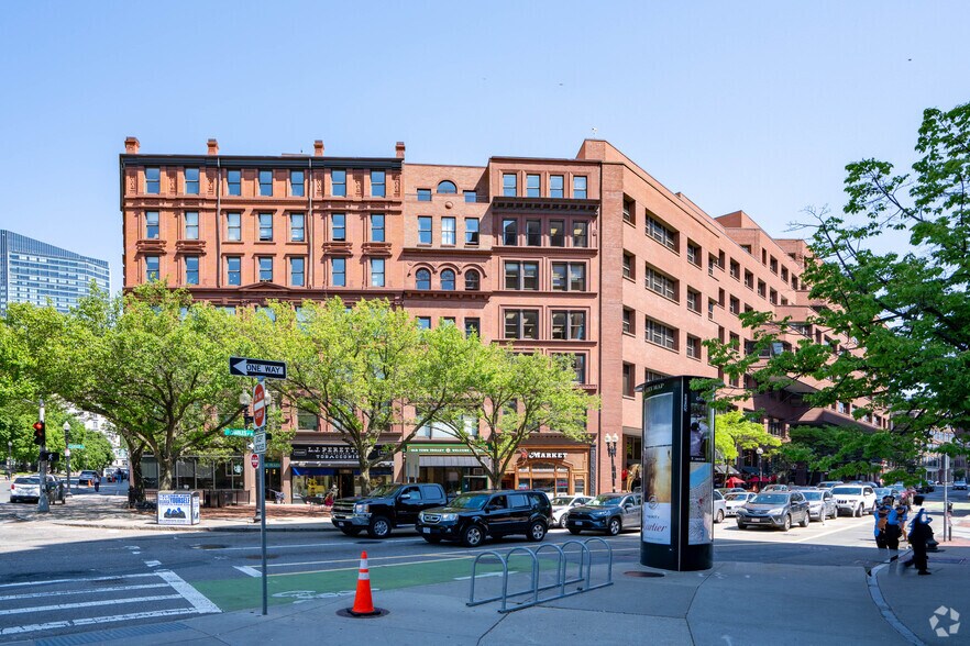 More Photos Of 2 Park Plz, Boston Office For Lease