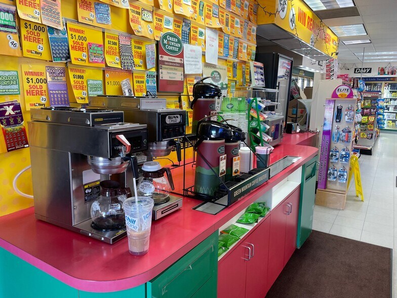 More Photos Of 364 Miracle Mile, Lebanon Service Station For Sale