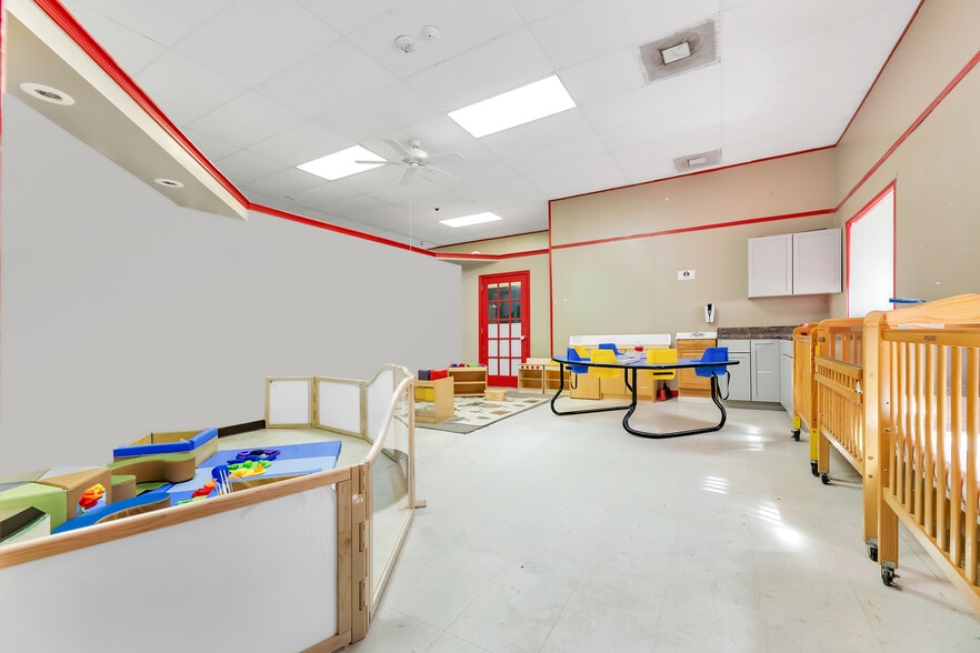 More Photos Of 306 W 24th St, Bryan Daycare Center For Sale