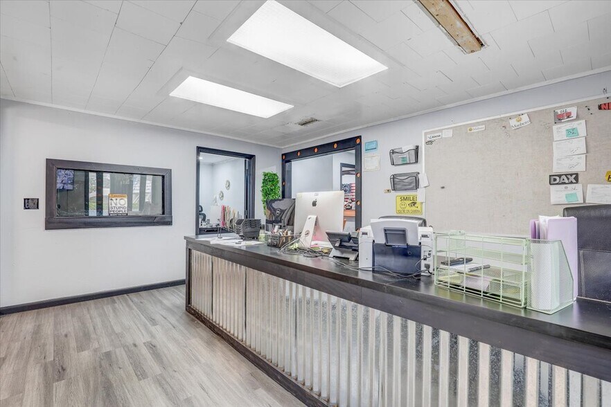 More Photos Of 11309 E US Highway 92, Seffner Warehouse For Sale