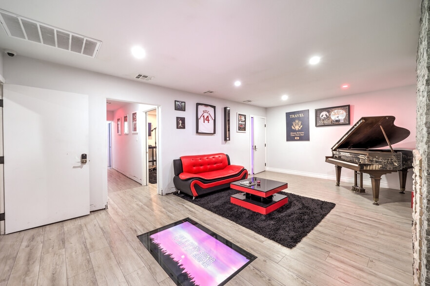 More Photos Of 621 S 10th St, Las Vegas Loft Creative Space For Sale