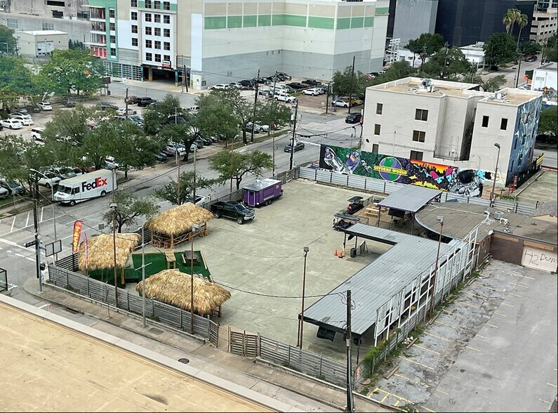 Primary Photo Of 1311 Leeland St, Houston General Retail For Lease