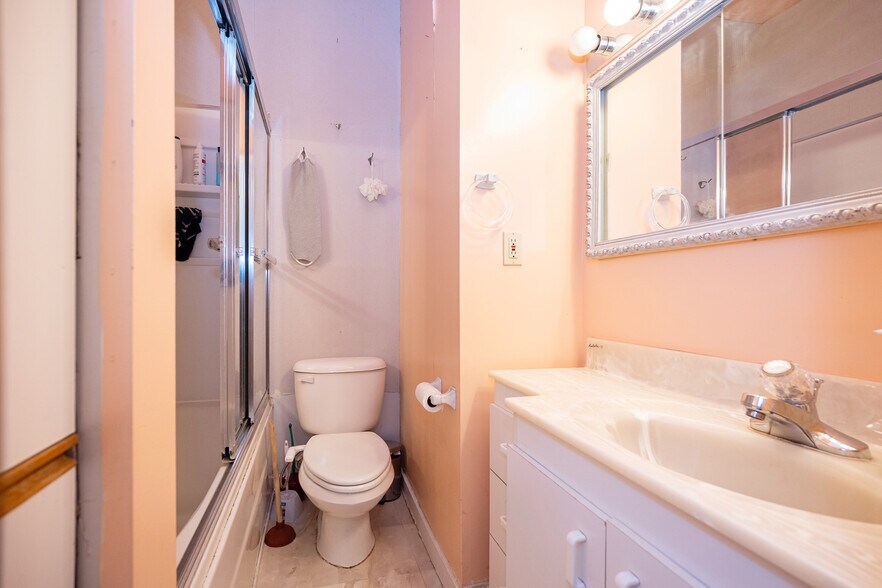 More Photos Of 4320-4324 St Saint-Denis, Montréal Multifamily For Sale