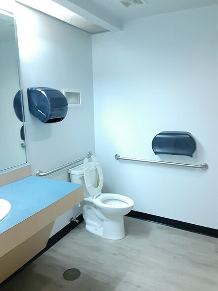 More Photos Of 545 Rodi Rd, Pittsburgh Auto Repair For Sale