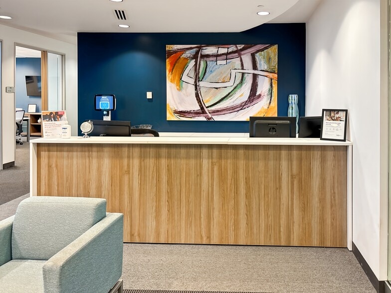 More Photos Of 2000 Auburn Dr, Beachwood Coworking Space