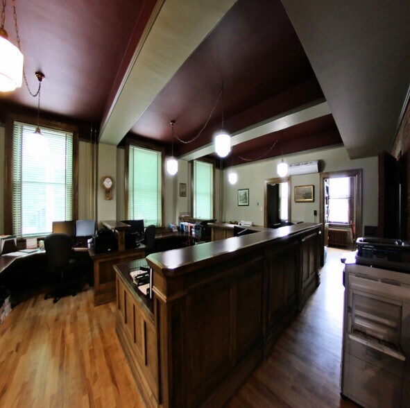 More Photos Of 4836 50th St, Red Deer Office For Lease