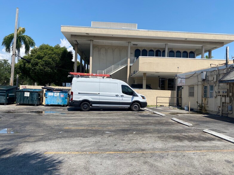 More Photos Of 1136-1140 E Hillsboro Blvd, Deerfield Beach General Retail For Sale