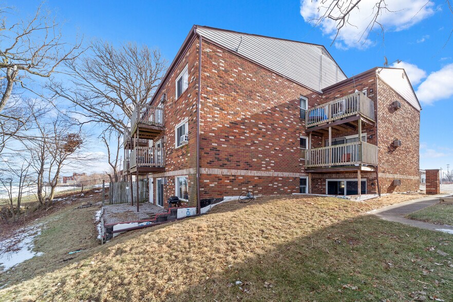 More Photos Of 4004 W Erie Ave, Lorain Apartments For Sale