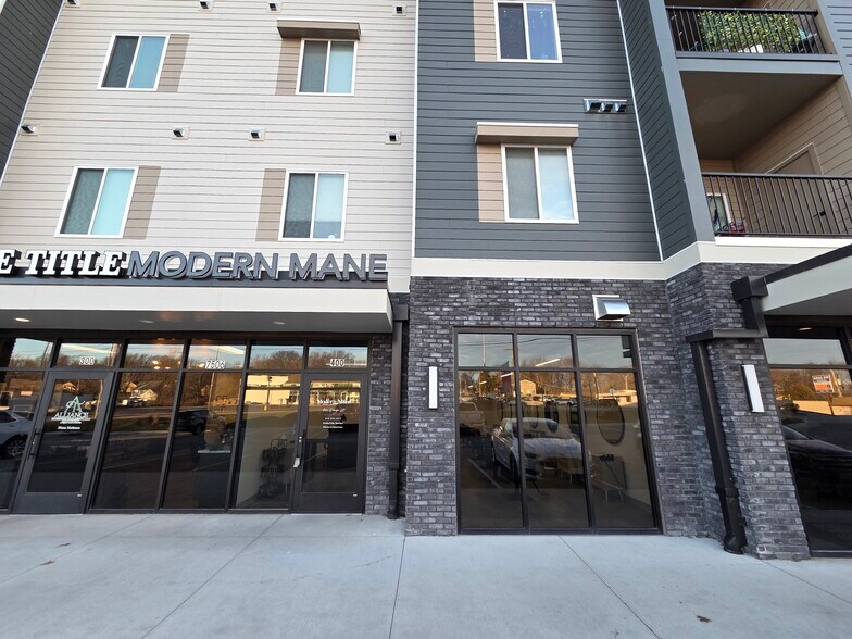 More Photos Of 7510 N Oak Trfy, Gladstone Apartments For Lease