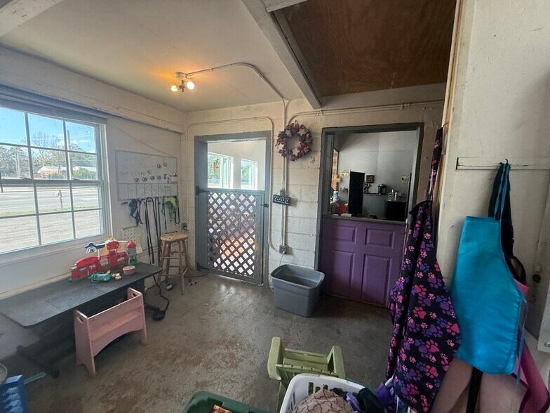 More Photos Of 850918 Us-17, Yulee Freestanding For Lease