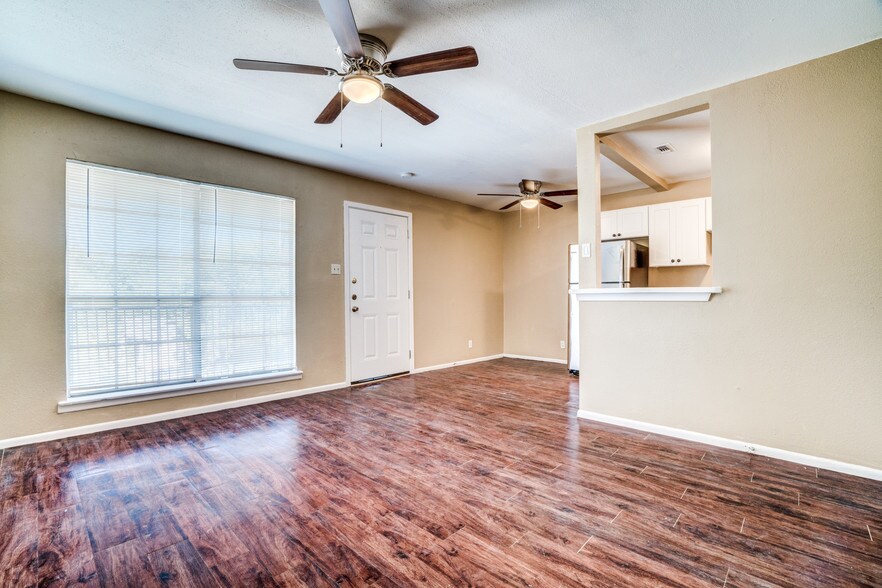 More Photos Of 216 Lucas St, San Antonio Apartments For Sale