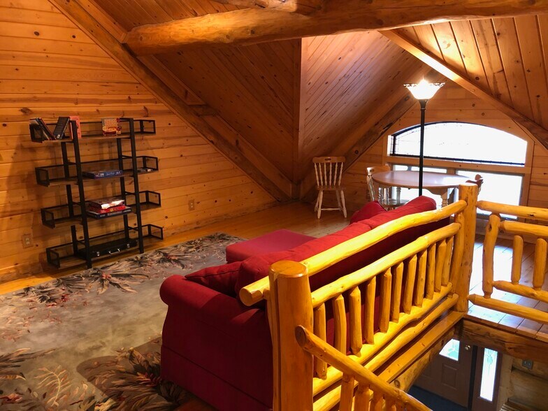 More Photos Of 465 Westover Rd, Two Harbors Specialty For Sale