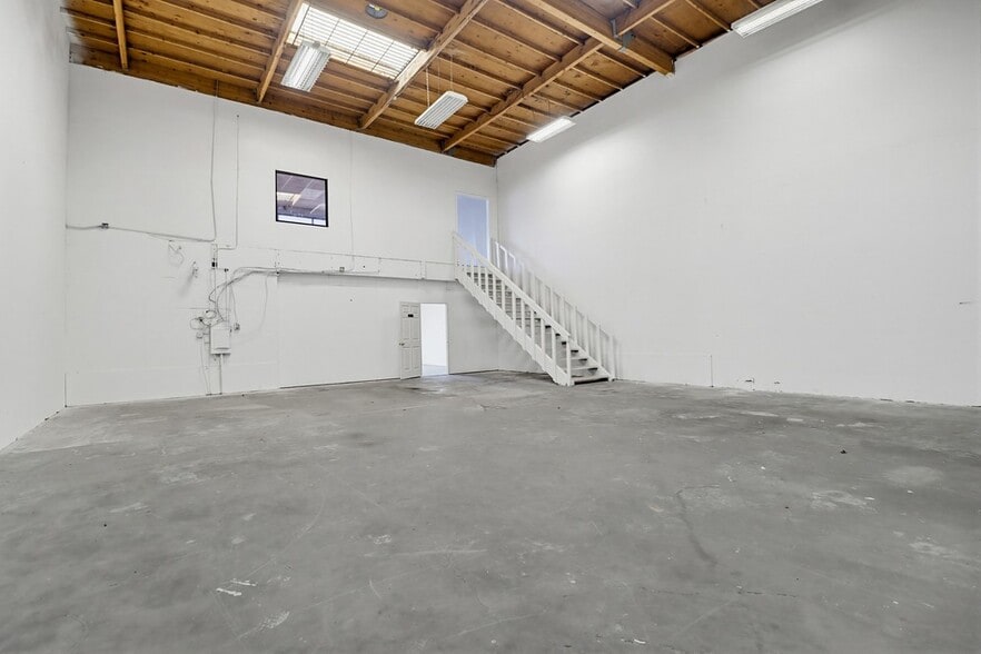 More Photos Of 2345 Via Segundo, San Ysidro Manufacturing For Sale