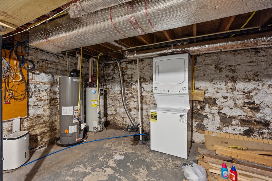 More Photos Of 317 W Fayette St, Syracuse Storefront Retail Office For Sale