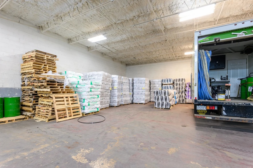 More Photos Of 242 N Western Ave, Chicago Warehouse For Sale