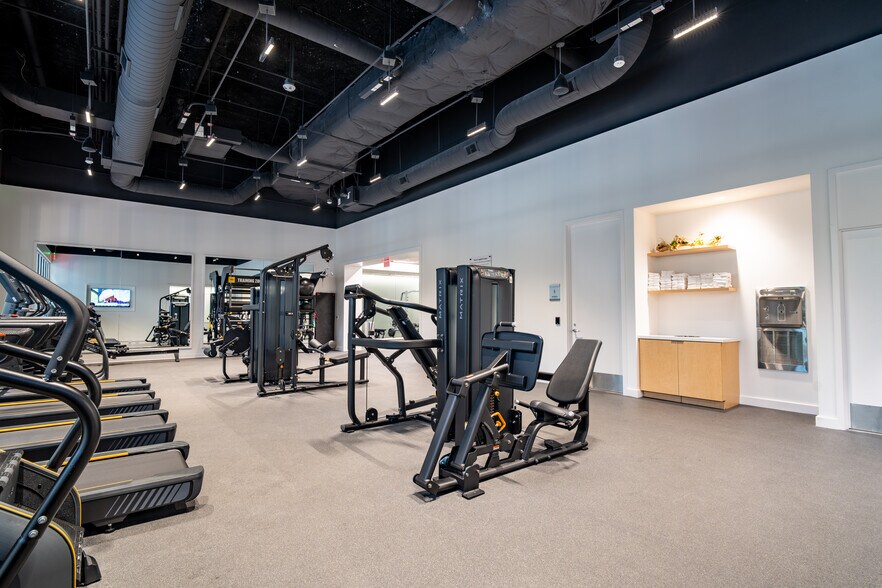 More Photos Of 2000 McKinney Ave, Dallas Office For Lease