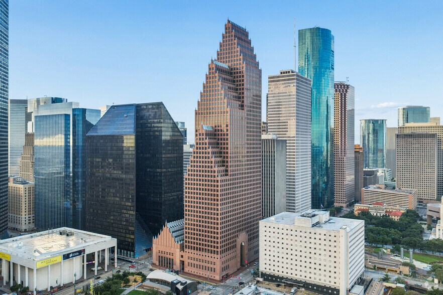 More Photos Of 700 Louisiana St, Houston Coworking Space