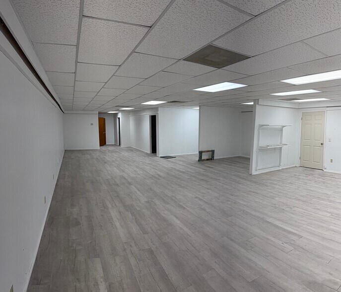 More Photos Of 618 Washburn Rd, Melbourne Manufacturing For Sale