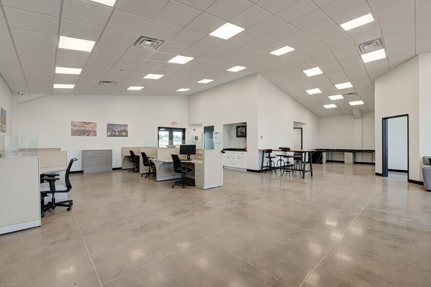 More Photos Of 501 E Britton Rd, Oklahoma City Auto Dealership For Lease