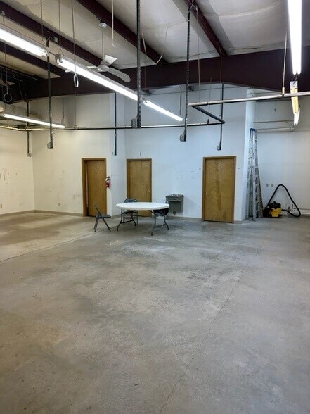 More Photos Of 1025-1033 Ford St, Colorado Springs Warehouse For Lease