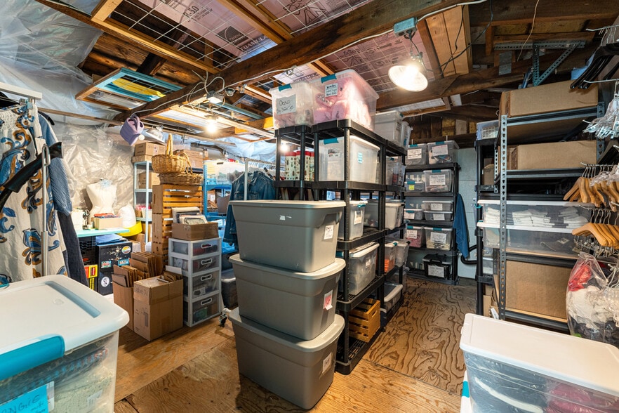 More Photos Of 19 Cottage St, Bar Harbor Storefront For Sale