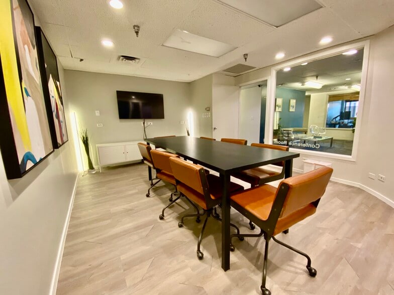 More Photos Of 1035 Pearl St, Boulder Office For Sale