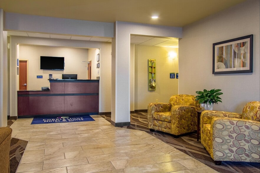 More Photos Of 1720 N Main St, Orrville Hotel For Sale