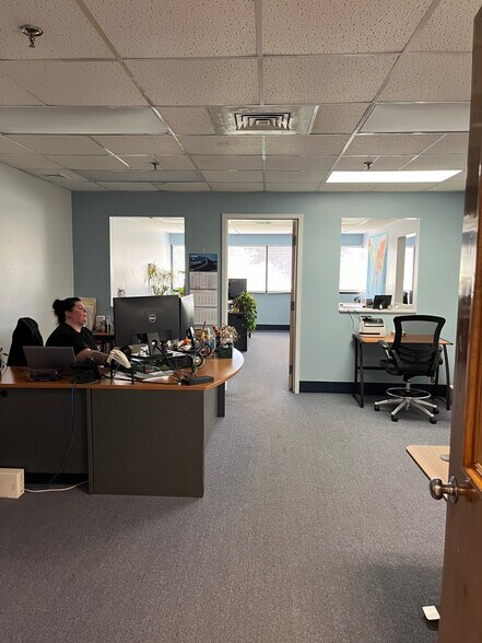 More Photos Of 1170 E Main Rd, Portsmouth Unknown For Sale