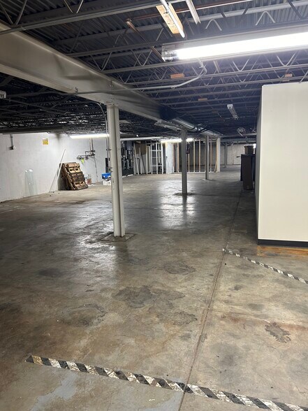 More Photos Of 3040-3050 S Kettering Blvd, Moraine Freestanding For Sale