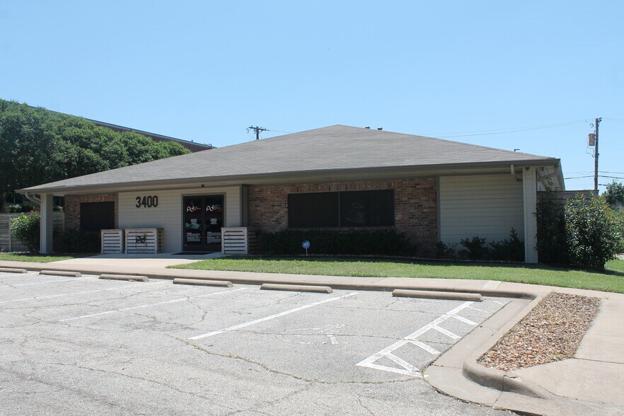 More Photos Of 3400 Hillcrest Dr, Waco Medical For Sale